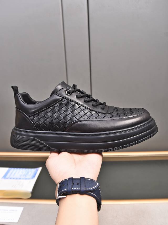 精品系列 Botteg* Venet* 高端精品 Size：38-44 45定做 Bv新品，头层牛皮人工编织经典风格与当代时尚气质和谐交融，橡胶鞋底轻便灵活,水